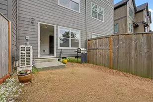 988 SW 2nd Way, Troutdale, OR 97060 - Photo 32