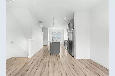 988 SW 2nd Way, Troutdale, OR 97060 - Photo 12