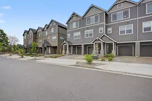 988 SW 2nd Way, Troutdale, OR 97060 - Photo 2