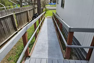 380 W Gregory Rd, Central Point, OR 97502 - Photo 10