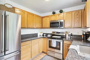 8253 N Bliss St, Portland, OR 97203 - Photo 22
