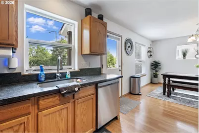 8253 N Bliss St, Portland, OR 97203 - Photo 20