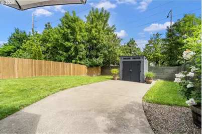 8253 N Bliss St, Portland, OR 97203 - Photo 42