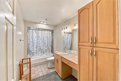 729 N 8th St, Coos Bay, OR 97420 - Photo 34
