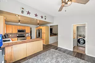 729 N 8th St, Coos Bay, OR 97420 - Photo 16
