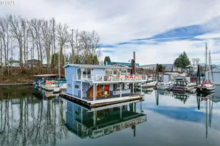 300 NE Tomahawk Island Dr, Portland, OR 97035 - Photo 30