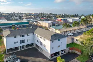 166 NE 8th St, Newport, OR 97365 - Photo 2