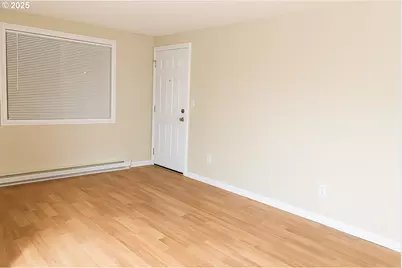 166 NE 8th St, Newport, OR 97365 - Photo 16