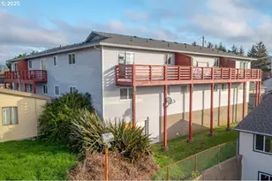 166 NE 8th St, Newport, OR 97365 - Photo 4
