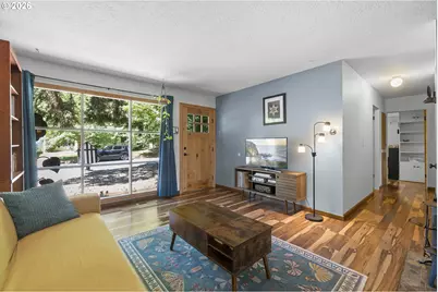 2032 SE 147th Ave, Portland, OR 97233 - Photo 8