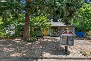 2032 SE 147th Ave, Portland, OR 97233 - Photo 2