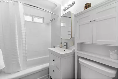 2032 SE 147th Ave, Portland, OR 97233 - Photo 14