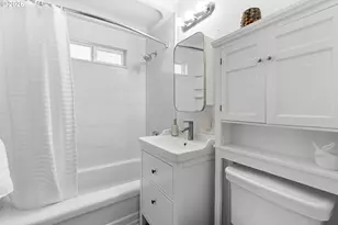 2032 SE 147th Ave, Portland, OR 97233 - Photo 14