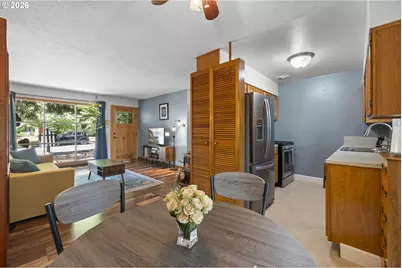 2032 SE 147th Ave, Portland, OR 97233 - Photo 10