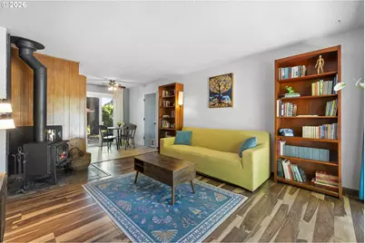 2032 SE 147th Ave, Portland, OR 97233 - Photo 4