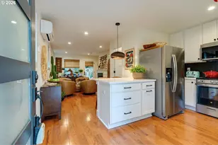 1420 SE Claybourne St, Portland, OR 97202 - Photo 2