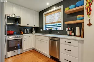 1420 SE Claybourne St, Portland, OR 97202 - Photo 4
