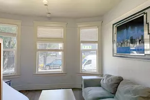 722 NE Couch St, Portland, OR 97232 - Photo 2