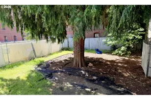 722 NE Couch St, Portland, OR 97232 - Photo 6