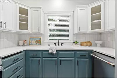 5525 N Syracuse St, Portland, OR 97203 - Photo 18