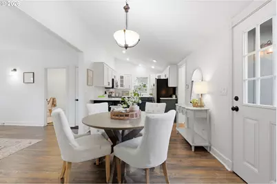 5525 N Syracuse St, Portland, OR 97203 - Photo 12