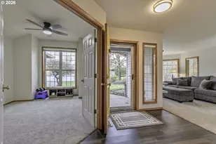 2484 NE Nicki Ct, Hillsboro, OR 97124 - Photo 4