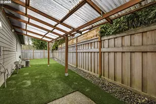 2484 NE Nicki Ct, Hillsboro, OR 97124 - Photo 28