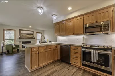 2484 NE Nicki Ct, Hillsboro, OR 97124 - Photo 10