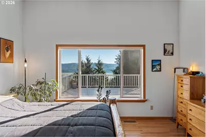 770 18th Ave, Coos Bay, OR 97420 - Photo 8