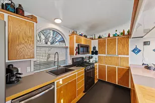 770 18th Ave, Coos Bay, OR 97420 - Photo 20