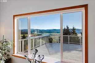 770 18th Ave, Coos Bay, OR 97420 - Photo 4