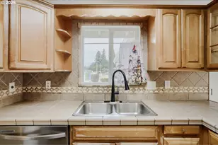630 SE 134th Ave, Portland, OR 97233 - Photo 8