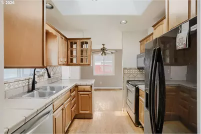 630 SE 134th Ave, Portland, OR 97233 - Photo 6