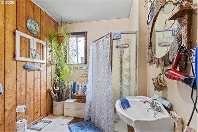 725 B St, Myrtle Point, OR 97458 - Photo 16
