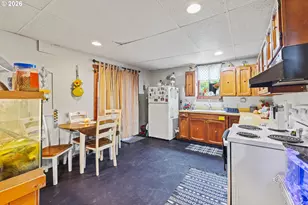 725 B St, Myrtle Point, OR 97458 - Photo 10