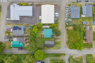 725 B St, Myrtle Point, OR 97458 - Photo 28