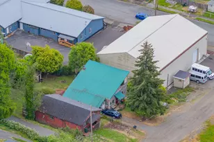725 B St, Myrtle Point, OR 97458 - Photo 30