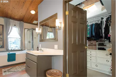 584 N Tomahawk Island Dr, Portland, OR 97217 - Photo 34