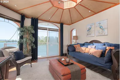 584 N Tomahawk Island Dr, Portland, OR 97217 - Photo 42