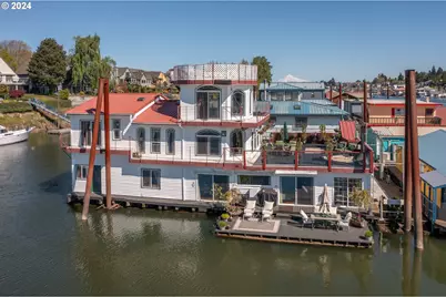 584 N Tomahawk Island Dr, Portland, OR 97217 - Photo 1