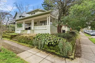 2604 SE Washington St, Portland, OR 97214 - Photo 2