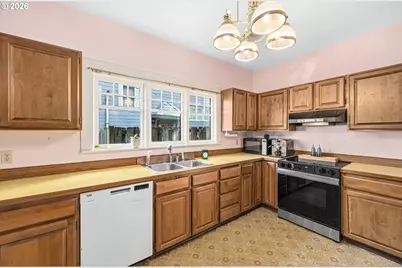 2604 SE Washington St, Portland, OR 97214 - Photo 14