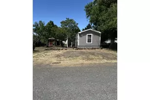 105 Shepler St, Dallesport, WA 98617 - Photo 1