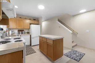 9304 N Richmond Ave, Portland, OR 97203 - Photo 4