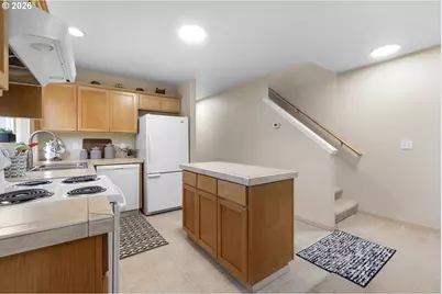 9304 N Richmond Ave, Portland, OR 97203 - Photo 6