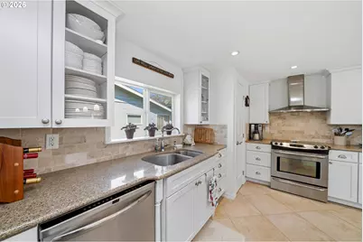 610 S Anchor St, Rockaway Beach, OR 97136 - Photo 4