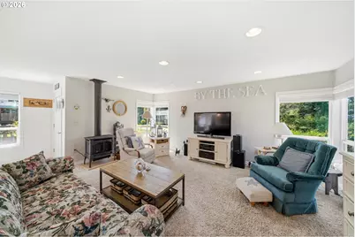 610 S Anchor St, Rockaway Beach, OR 97136 - Photo 6