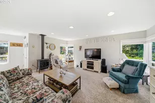 610 S Anchor St, Rockaway Beach, OR 97136 - Photo 6