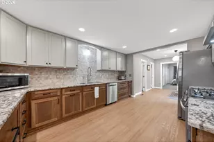 739 W Wharton St, Roseburg, OR 97471 - Photo 8