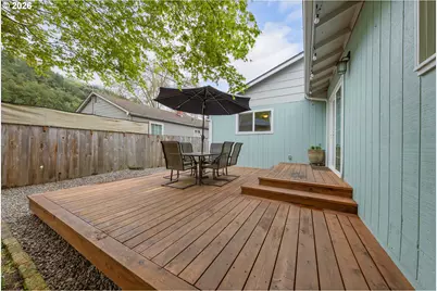 739 W Wharton St, Roseburg, OR 97471 - Photo 36